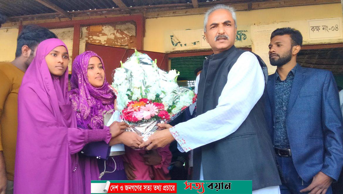 জমসেদ আলী মেমোরিয়াল ডিগ্রী কলেজে সভাপতি হিসেবে পুনঃবহাল মিনাল-সত্যবয়ান