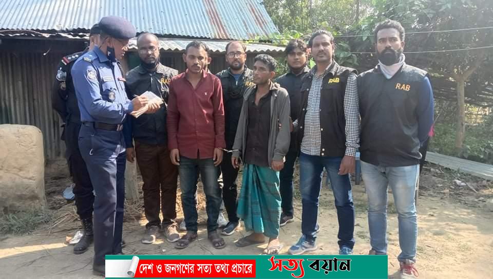 ঝিনাইগাতীর  সীমান্তের গভীর জঙ্গল থেকে অটো চালকের অর্ধগলিত লাশ উদ্ধার : গ্রেপ্তার-২