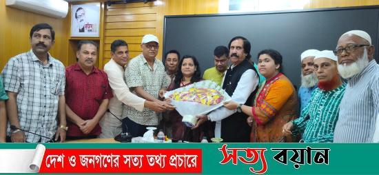 শেরপুরে বিদায়ী জেলা প্রশাসককে শুভেচ্ছা জানালেন হুইপ আতিক