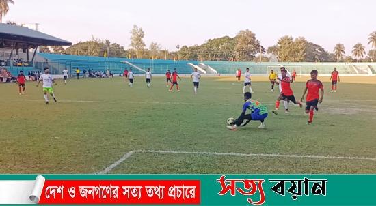 শেরপুরে আন্ত:উপজেলা ফুটবল টুর্নামেন্টের শুভ উদ্বোধন 