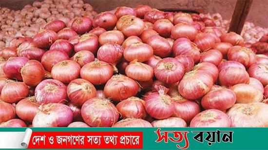 ৯০ থেকে ১০০ টাকা কেজি দরে বিক্রি হচ্ছে পেঁয়াজ