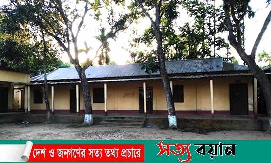 ঝিনাইগাতীতে দাখিল পরীক্ষার কেন্দ্র সচিব, হল সুপার ও ৫শিক্ষককে অব্যহতি, ২ শিক্ষার্থী বহিস্কার
