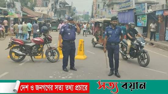 শেরপুরে যানজট নিরসনে ট্রাফিক পুলিশের তৎপরতা জোরদার