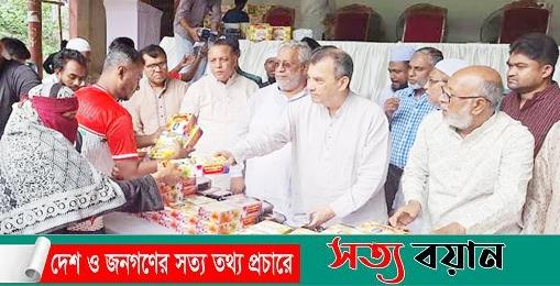 ‘ঈদ উপলক্ষে সরকার সুবিধাবঞ্চিতদের পোশাক ও খাদ্যসামগ্রী দিয়েছে’