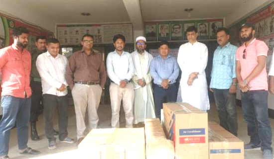 নালিতাবাড়ীতে হাসপাতালে চিকিৎসা যন্ত্রপাতি প্রদান করলেন উপজেলা পরিষদ