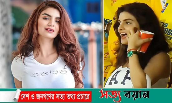ধোনির খেলা দেখতে গিয়ে মাঠে ‘ভাইরাল’ অভিনেত্রী