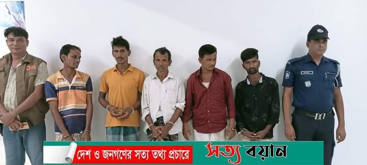 শেরপুরে আন্তঃজেলা গরু চোরদলের ৫ সদস্য গ্রেফতার: পুলিশ সুপারের প্রেস ব্রিফিং
