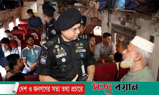 টিকিট কালোবাজারি চক্রের বিরুদ্ধে র‍্যাবের গোয়েন্দা নজরদারি