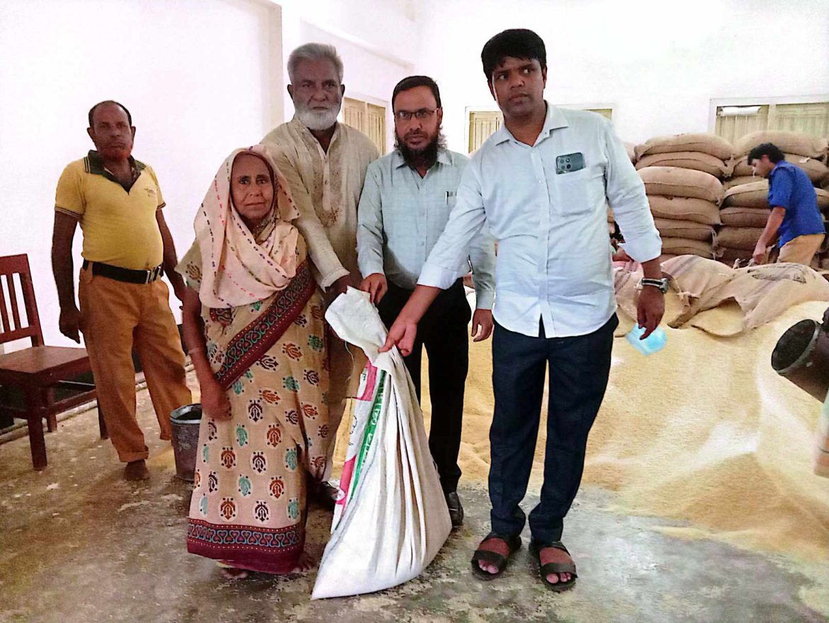 ঝিনাইগাতীতে ভিজিএফ’র চাল পেলো ১২৬২৭টি হত-দরিদ্র পরিবার