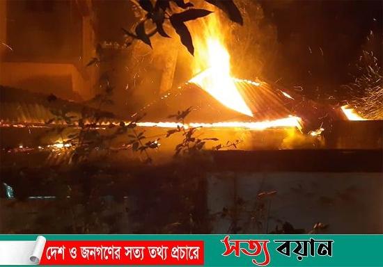 শেরপুরে অগ্নিকাণ্ডে ৭টি বসতঘর ভস্মীভূত