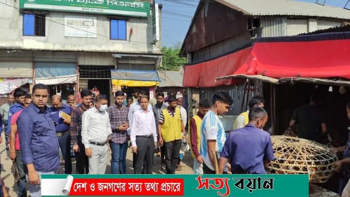 শ্রীবরদীতে পৌর বাজারে অবৈধ স্থাপনা উচ্ছেদ অভিযান