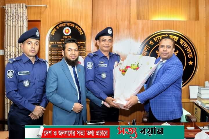শেরপুর জেলা ও দায়রা জজ মোহাম্মদ জহিরুল কবিরের সাথে পুলিশ সুপারের সৌজন্য সাক্ষাৎ