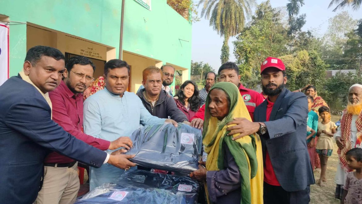 ঝিনাইগাতীতে দুই শতাধিক শীতার্ত পেলো রেড ক্রিসেন্টের কম্বল