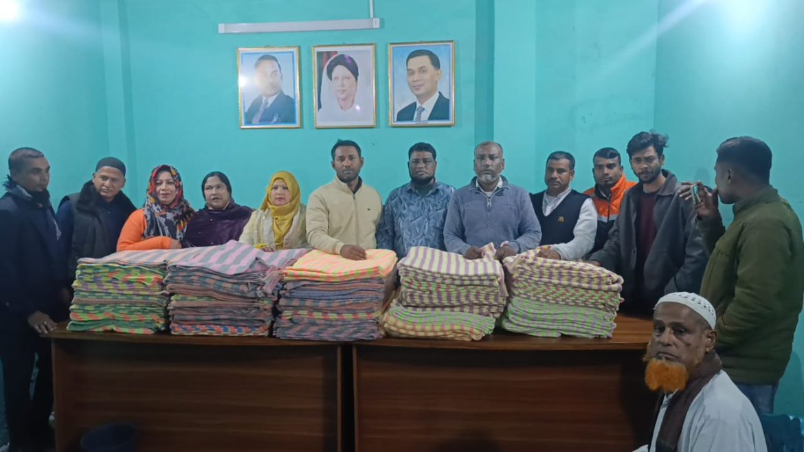 শেরপুর শীতার্তদের মাঝে কম্বল বিতরণ করলেন যুবনেতা শওকত হোসেন