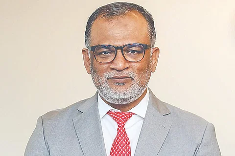 ১০ দিনের মধ্যে বাজারে সয়াবিন তেলের সংকট কাটবে : বাণিজ্য উপদেষ্টা