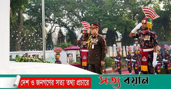পিলখানায় ‘সীমান্ত গৌরবে’ বিজিবি মহাপরিচালকের শ্রদ্ধা
