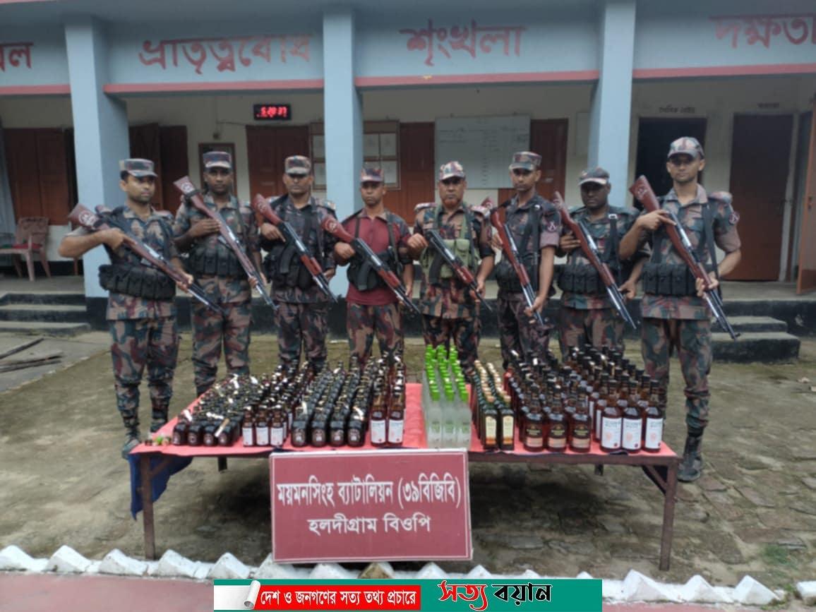 ঝিনাইগাতীতে ২৭৬ বোতল ভারতীয় মদ উদ্ধার