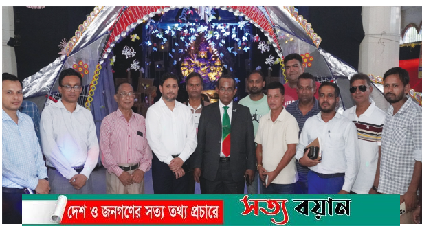 শেরপুুরে বিভিন্ন পূজা মণ্ডপ পরিদর্শন করলেন সিনিয়র সচিব এম এ আকমল হোসেন