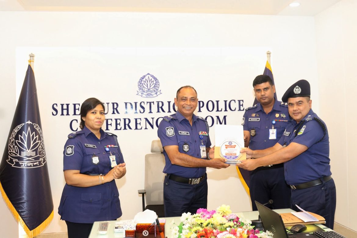 শেরপুর জেলার শ্রেষ্ঠ ওসি নির্বাচিত হলেন আনোয়ার জাহিদ
