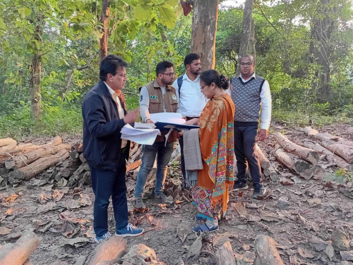 শ্রীবরদীর বালিজুরি রেঞ্জ অফিস পরিদর্শনে সিজেএমের নেতৃত্বে বিচারকগণ 