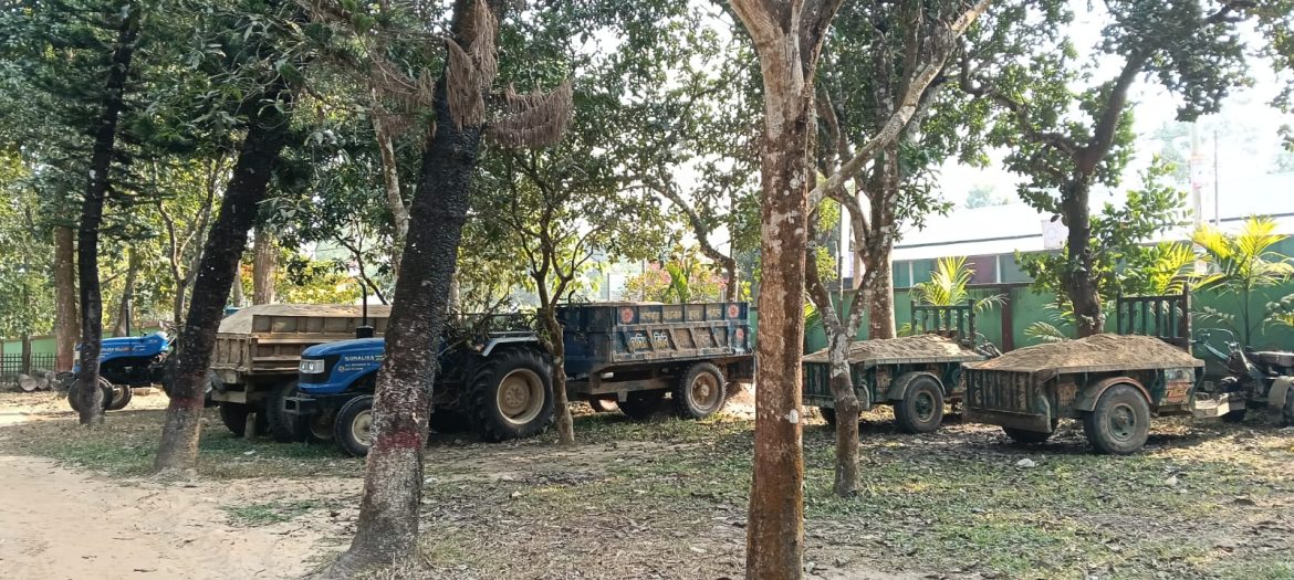 ঝিনাইগাতীতে বন বিভাগের অভিযানে মাহিন্দ্র–ট্রাকসহ একাধিক অবৈধ যানবাহন আটক