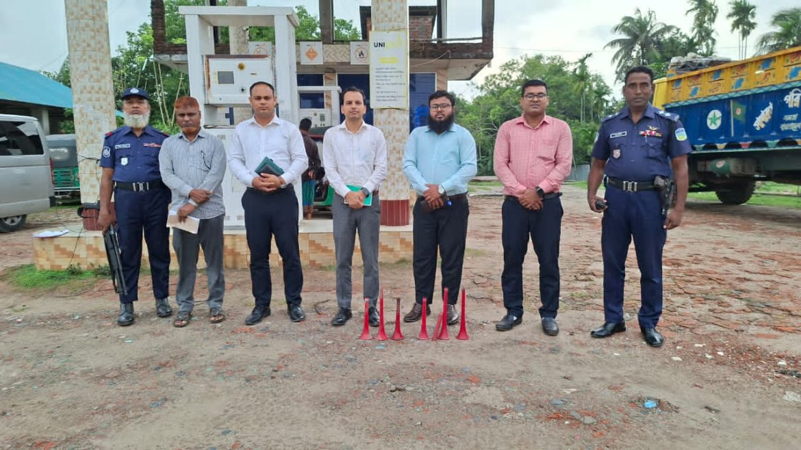 শেরপুরে শব্দ দূষণ নিয়ন্ত্রণে ভ্রাম্যমান আদালতের অভিযানে ৫ চালককে জরিমানা